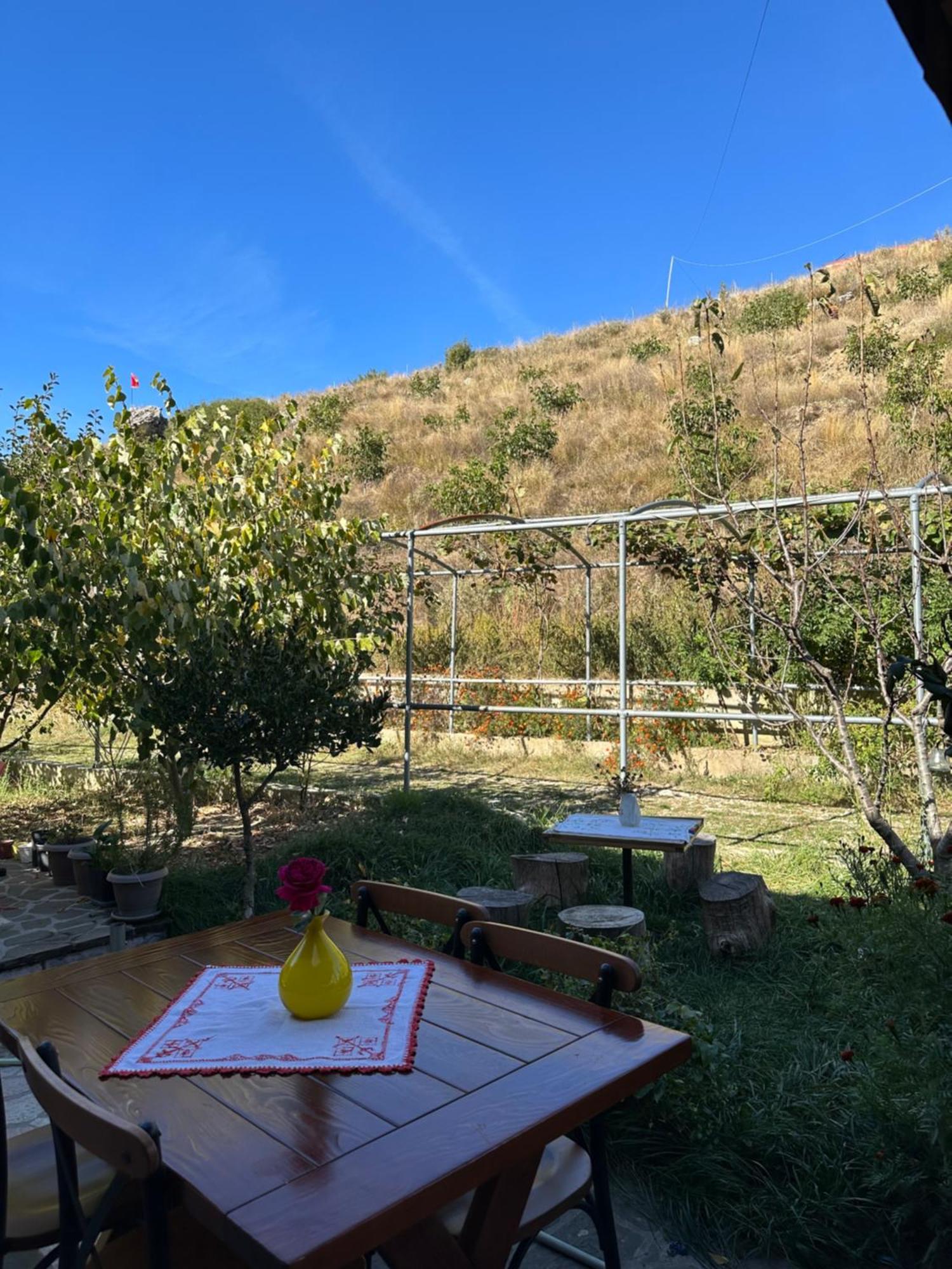 A Pousada Bujtina Hader Xhebro Tepelene Exterior foto